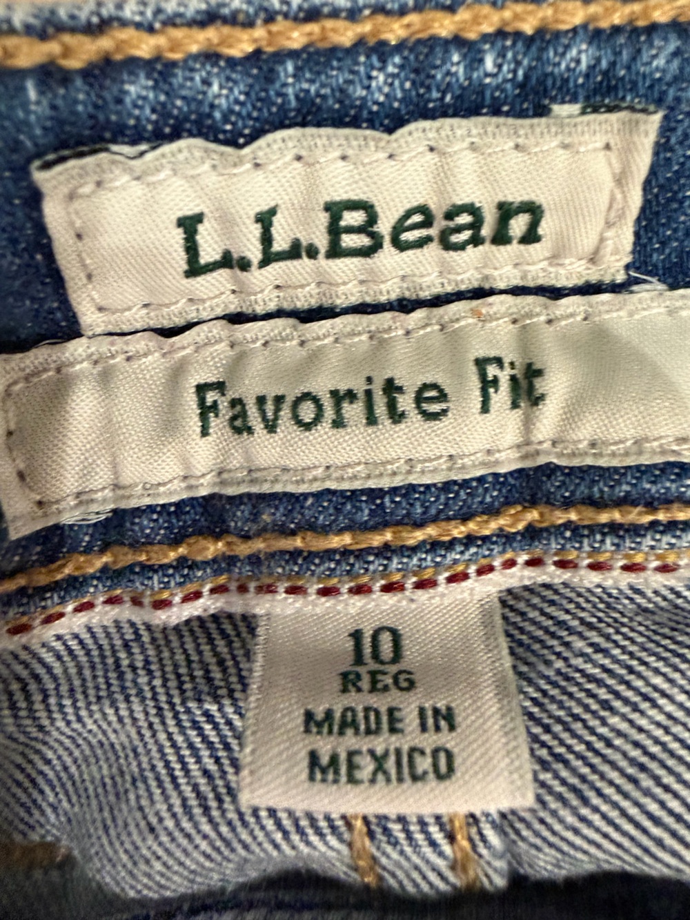 L.L.Bean Favorite Fit Jeans Womens 10 Regular Medium Wash Bootcut Stretch Denim - Picture 2 of 8